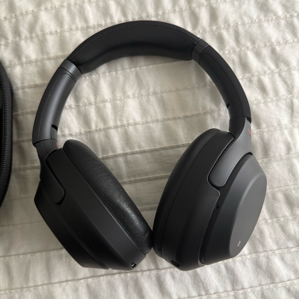 SONY WH1000XM3 Bluetooth Wireless Noise Canceling Over-Ear Headphones